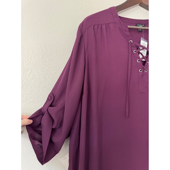 Torrid 4X Harper Georgette Lace Up Pullover Roll Tab Sleeve Winter‎ Bloom 4X NWT - Picture 5 of 6